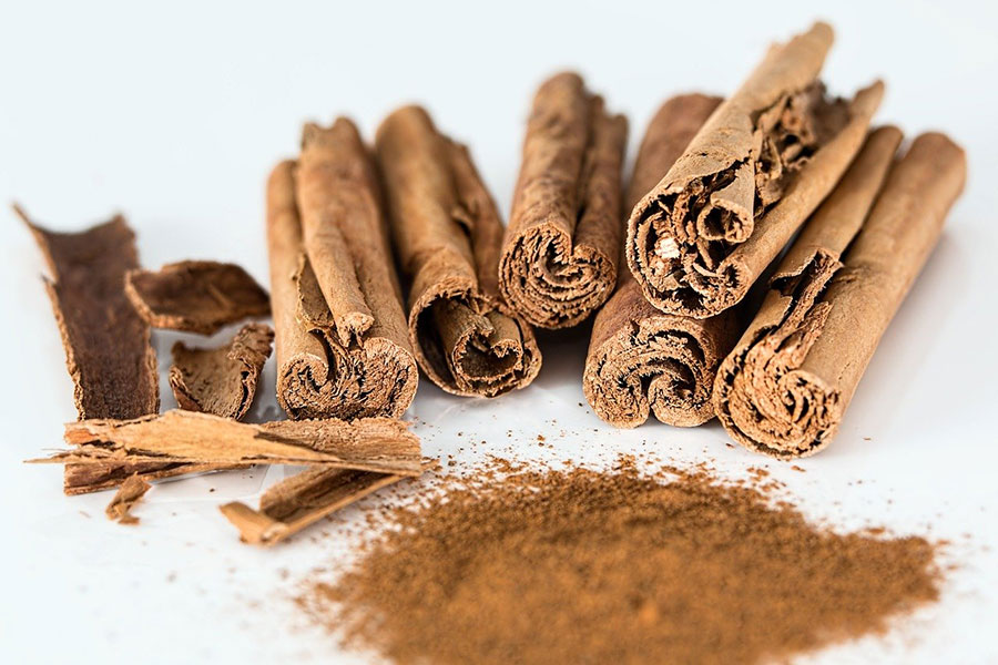 Canela en rajas y en polvo