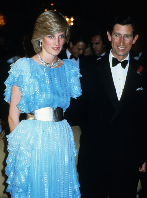 Looks inolvidables de gala y coctel de Diana de Gales
