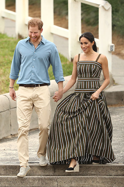 Meghan y Harry en playa de Síndey