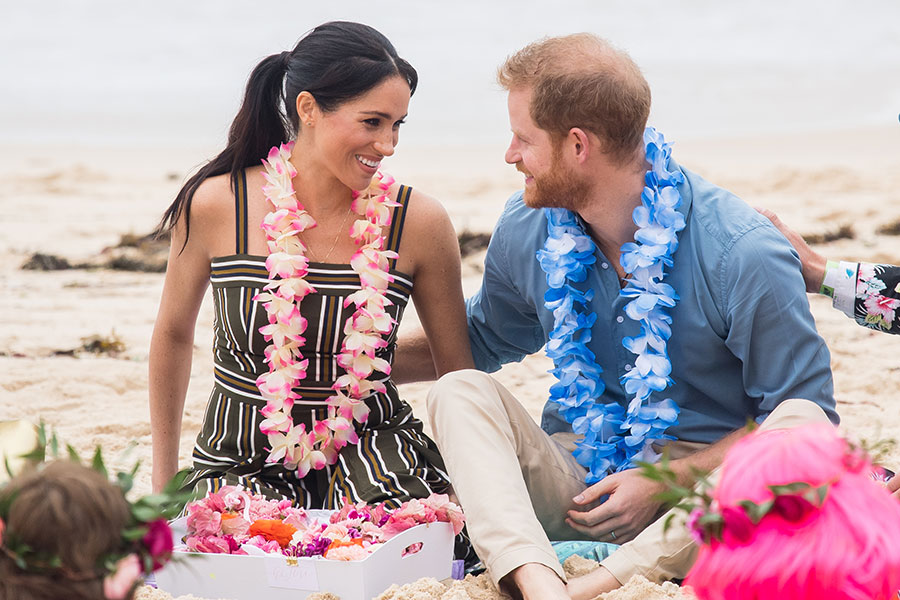 Meghan y Harry en playa de Síndey