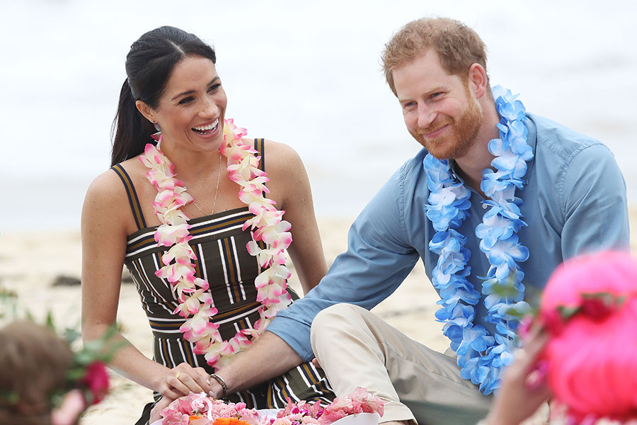 Meghan y Harry en playa de Síndey