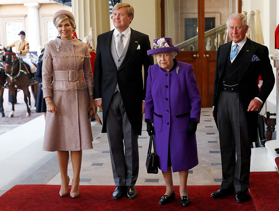 Reyes de Holanda, reina Isabel y príncipe Carlos