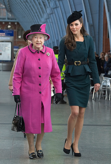 Reina Isabel y Kate Middleton