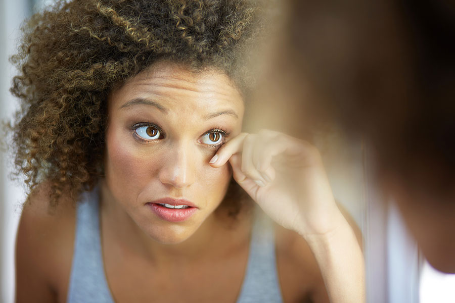 De ojos debajo cómo ojos los los deshacerse de negros