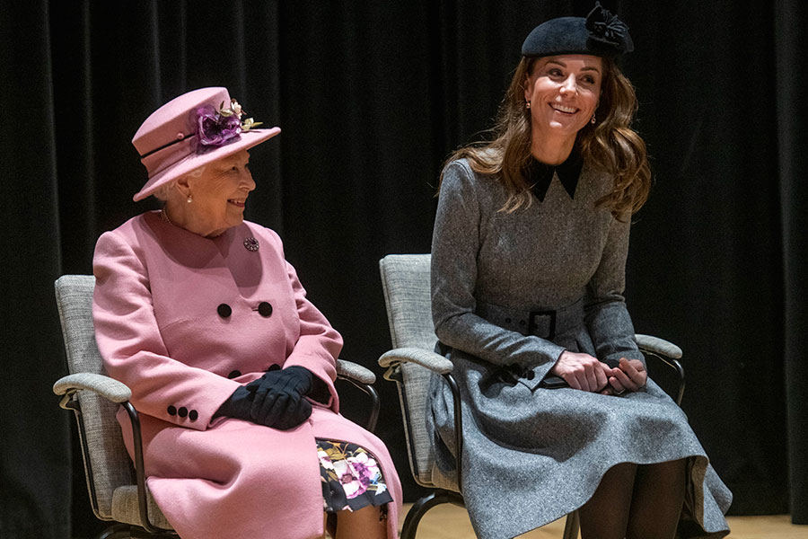 Reina Isabel y Kate Middleton