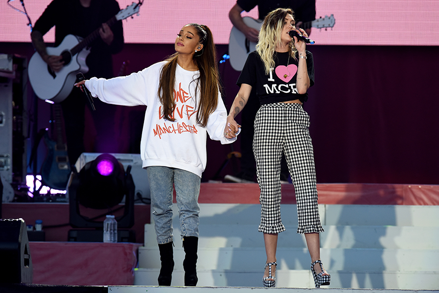 Ariana Grande y Miley Cyrus