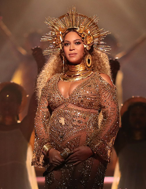 Beyoncé se presentó en el Grammy 2017