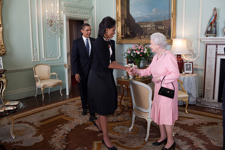 Michelle Obama y reina Isabel