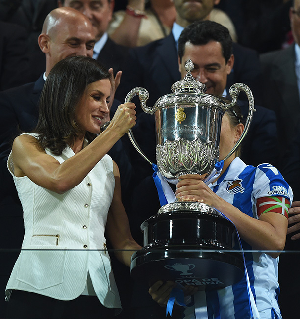 Brazos musculosos de la reina Letizia