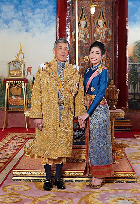 Rey Maha Vajiralongkorn y Sineenat Wongvajirapakdi