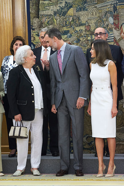 infanta Pilar de Borbón y reyes de España
