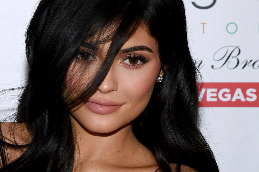 Kylie Jenner pies deformes