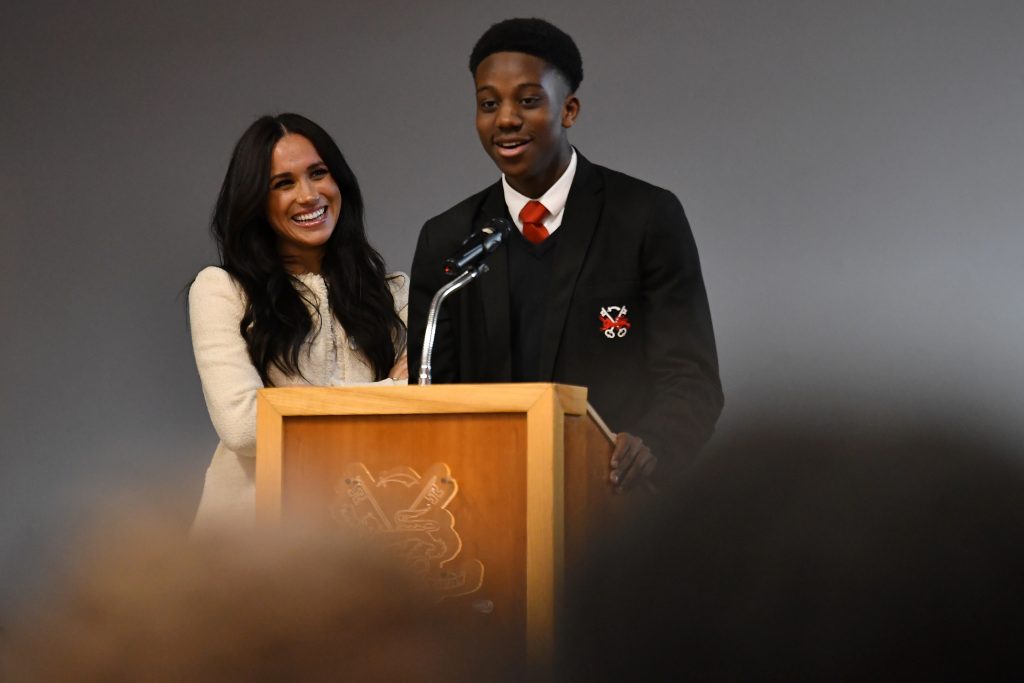Meghan Markle abrazo