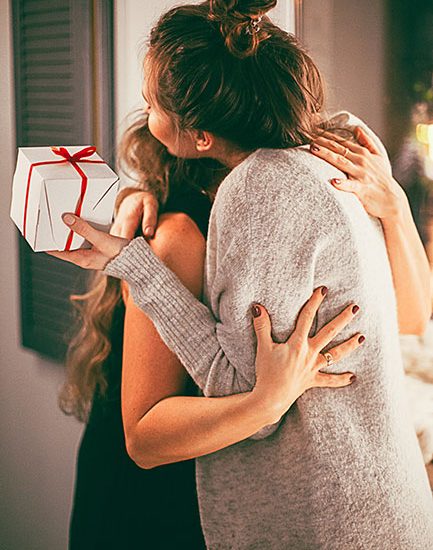 Que guardarse en casa para protegerse del Covid-19 no sea una razón para no celebrar en grande. Aquí una lista con ¡todo lo que mamá quiere! Desde propuestas que le harán sobresaltar su belleza hasta elementos que potenciarán sus talentos adquiridos o renovados, encuentra aquí el regalo ideal. Sin duda, este año la celebración será distinta, pero no por ello menos esperada, a la distancia prepárate para regalar en el Día de las Madres y disfruta con tu mamá en grande. (Foto: Pixabay)