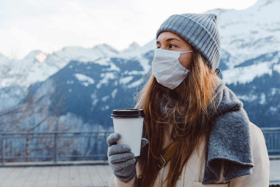 Muchos países han empezado a suavizar las medidas para combatir el coronavirus, pero el temor a que esto provoque una "segunda ola" de contagios sigue presente.