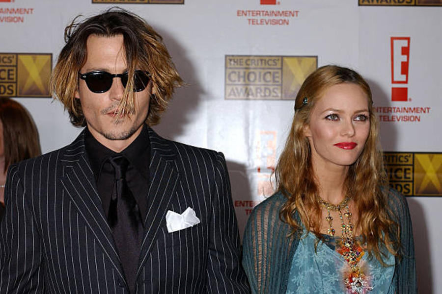 Vanessa Paradis apoya a Johnny Depp en su juicio por difamación contra The Sun