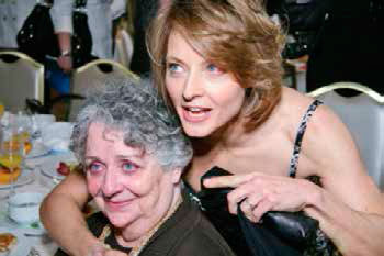Jodie Foster y su madre Evelyn ‘Brandy’ Almond