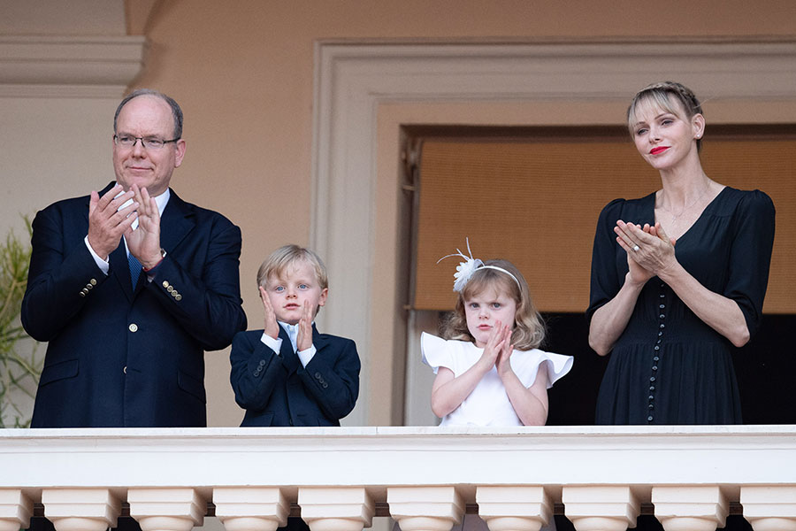 Príncipe Alberto de Mónaco con Charlène y Jacques y Gabriella
