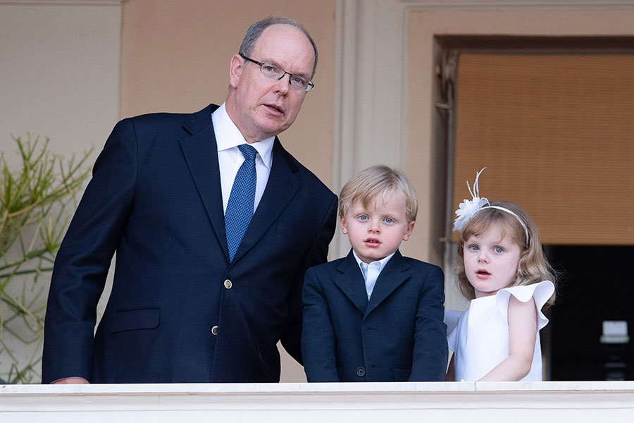 Príncipe Alberto de Mónaco con Jacques y Gabriella