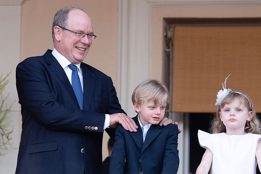 Príncipe Alberto de Mónaco con Jacques y Gabriella
