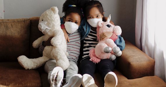 La OMS cree que no se debería exigir que los niños menores de cinco años lleven mascarilla
