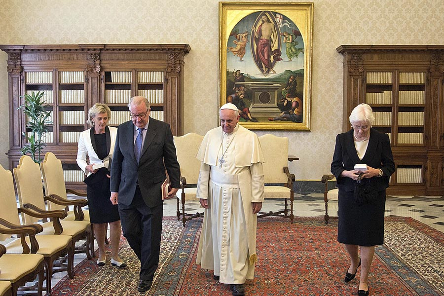 El papa Francisco con la reina Paola y el rey Alberto II