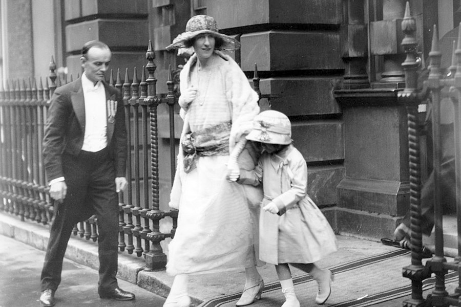 Mrs John Bowes-Lyon