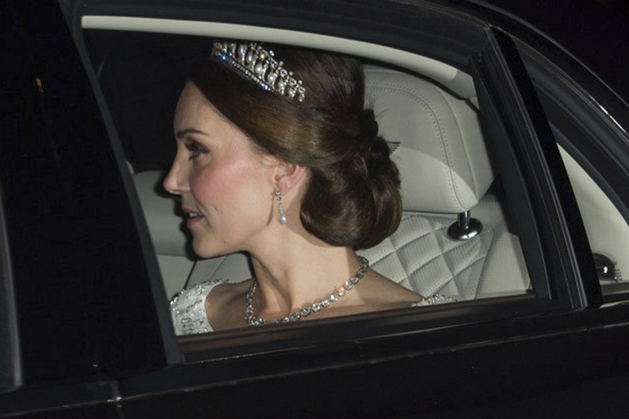 joyas reina isabel y kate middleton