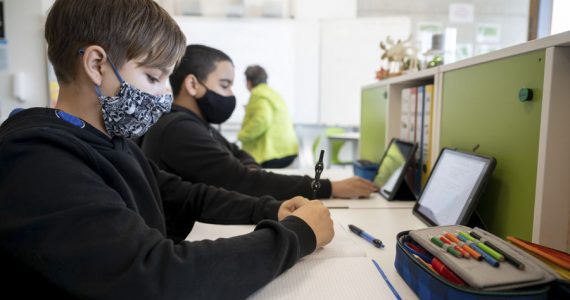 homeschooling niños familia