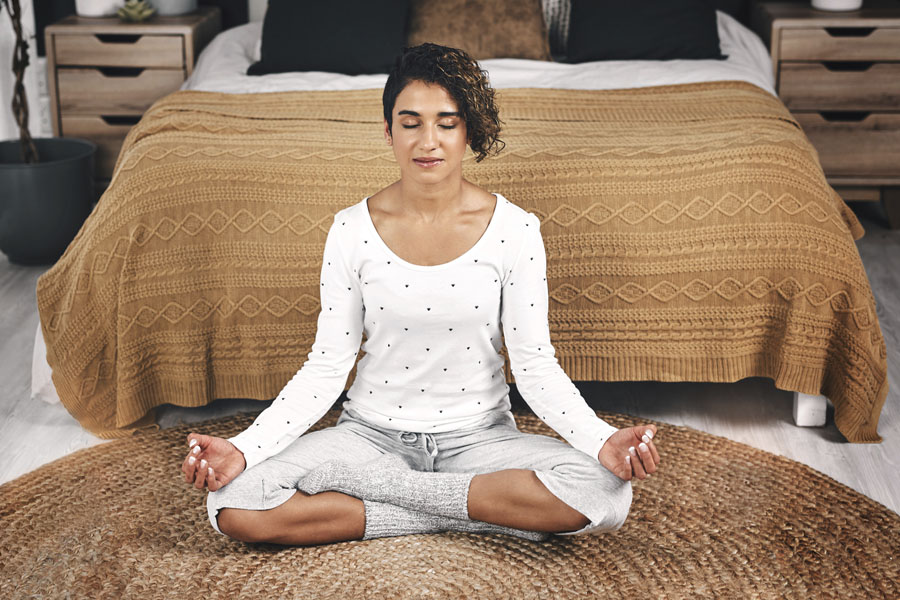 beneficios meditación piel mujer meditar