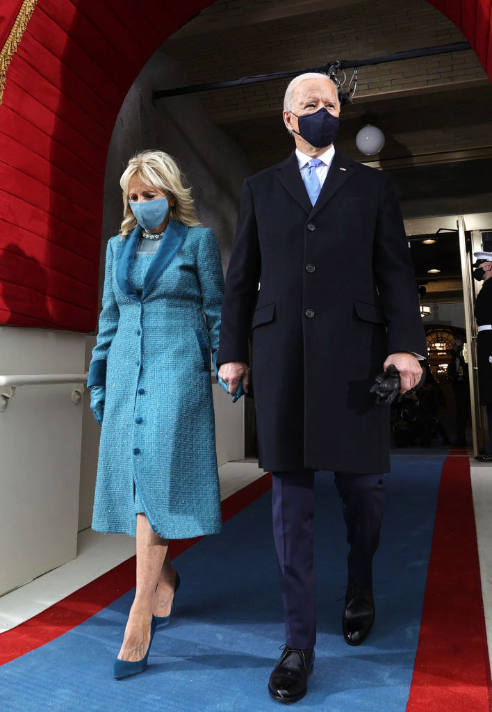 jill biden abrigo moda