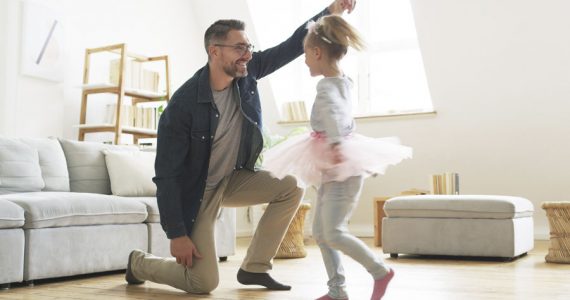 padres e hijas gastan más