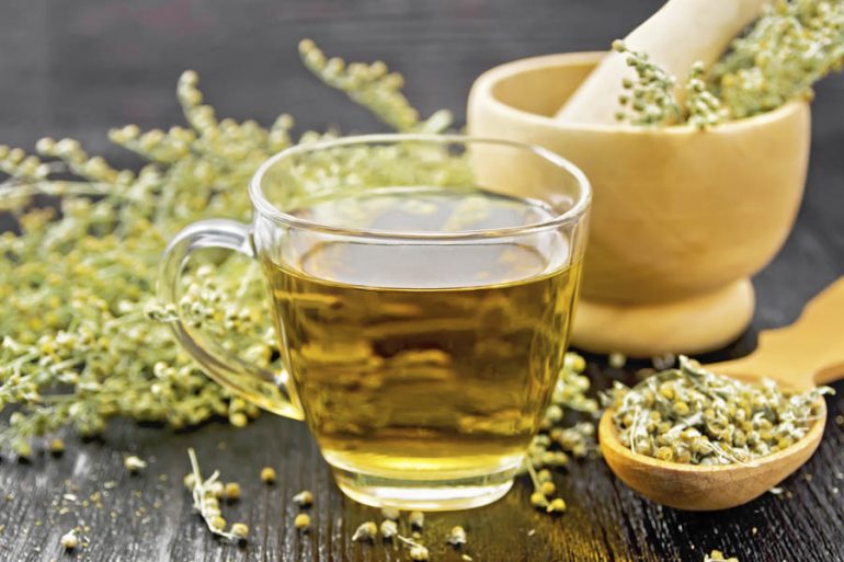 Té de ajenjo para alvianar la digestión y, posiblemente