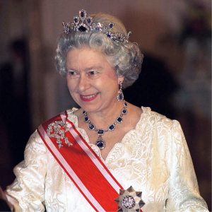 Reina Isabel II