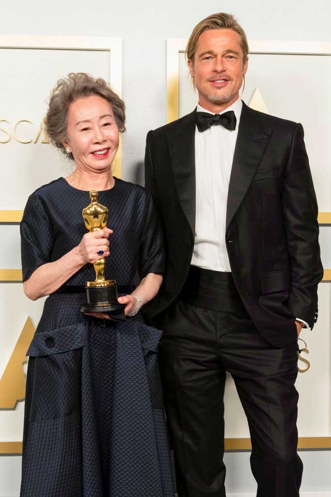yuh-jung youn y brad pitt oscar 2021