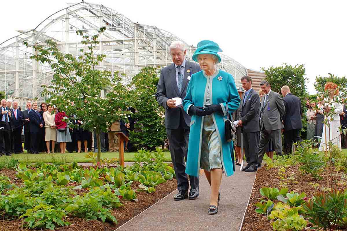 Por primera vez, el palacio de Buckingham abre sus jardines al público