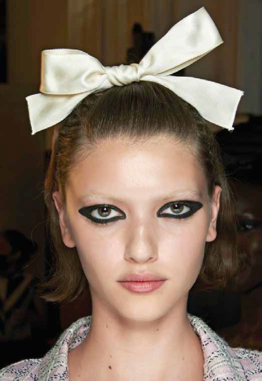 maquillaje y peinado primavera 2021