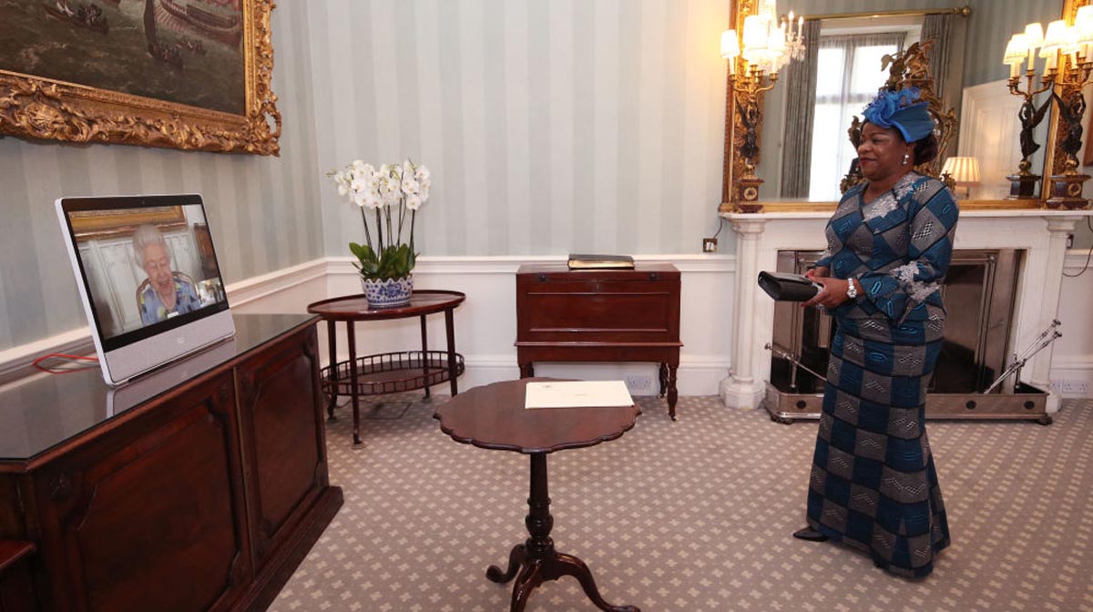reina isabel ii reunión virtual con embajadoras