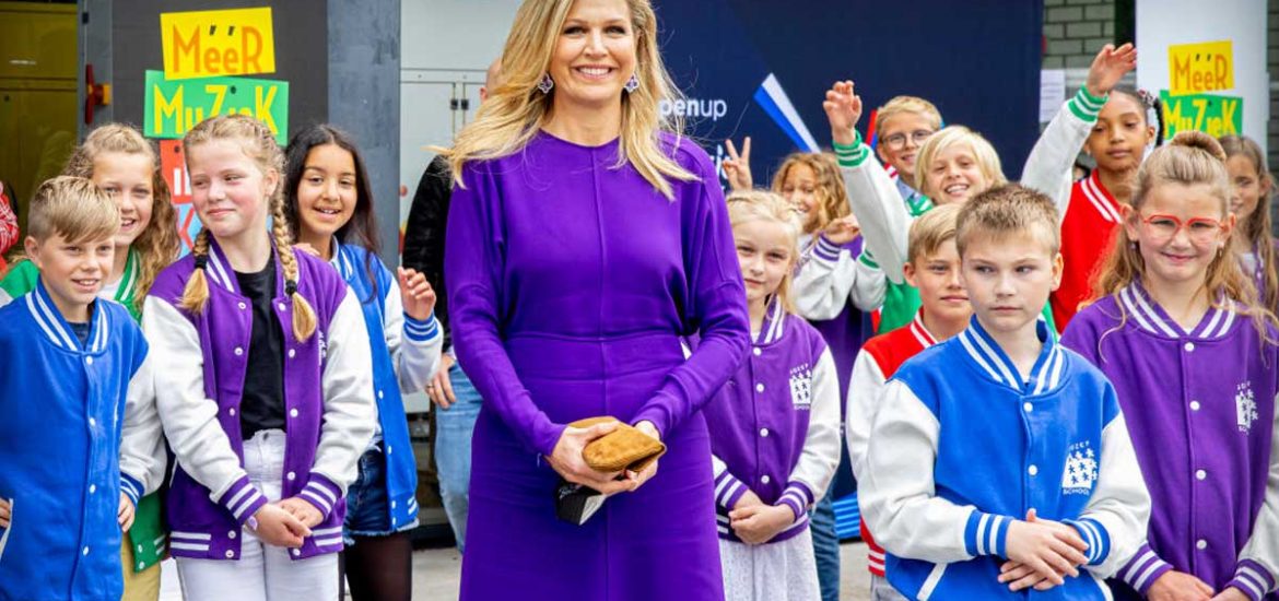 Los mejores conjuntos 'color block' de Máxima de Holanda. ¡Inspiración para el verano!