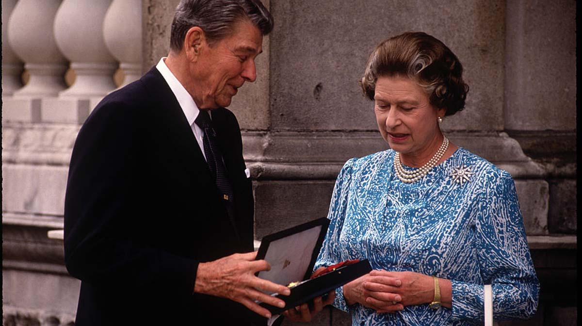 Isabel II y Ronald Reagan: la divertida amistad entre un político y la longeva monarca
