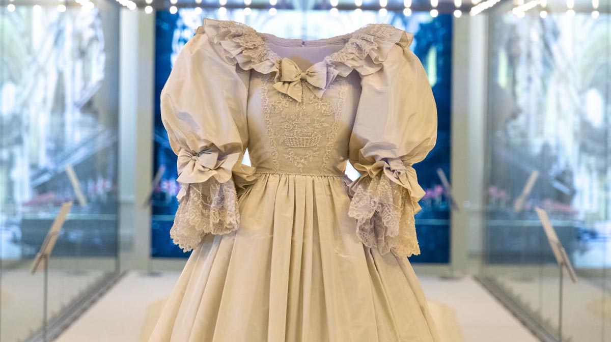 Así luce el vestido de novia de la princesa Diana en exhibición desde Kensington Palace