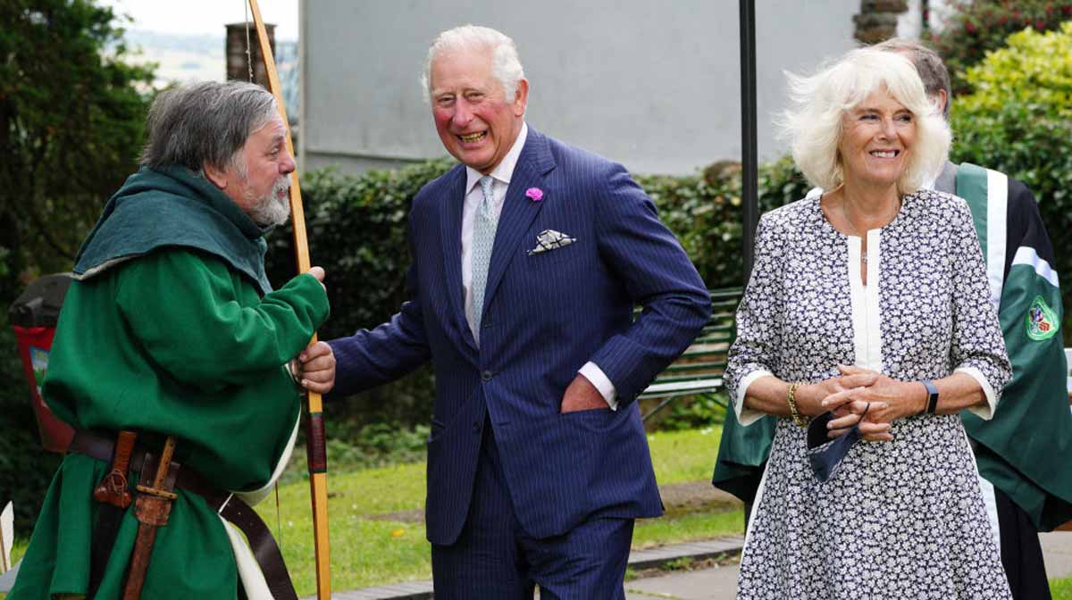Camilla Parker es la 'porrista' de Carlos y 'deja que tome los reflectores', según expertos