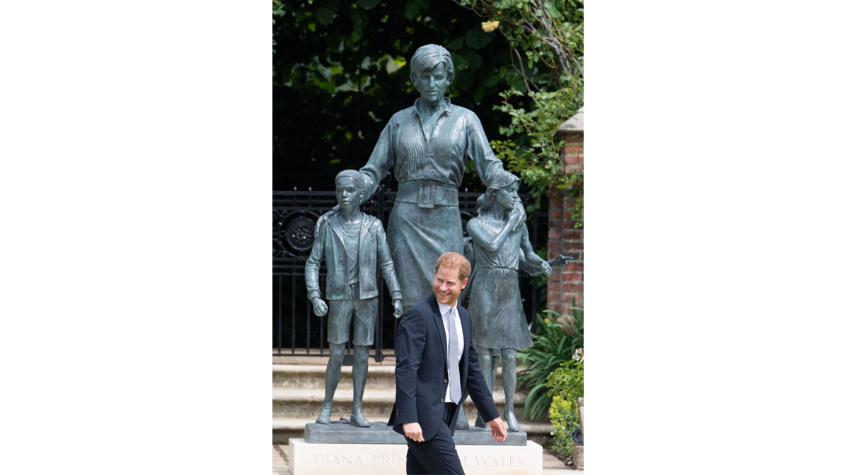 príncipe william príncipe harry estatua princesa diana